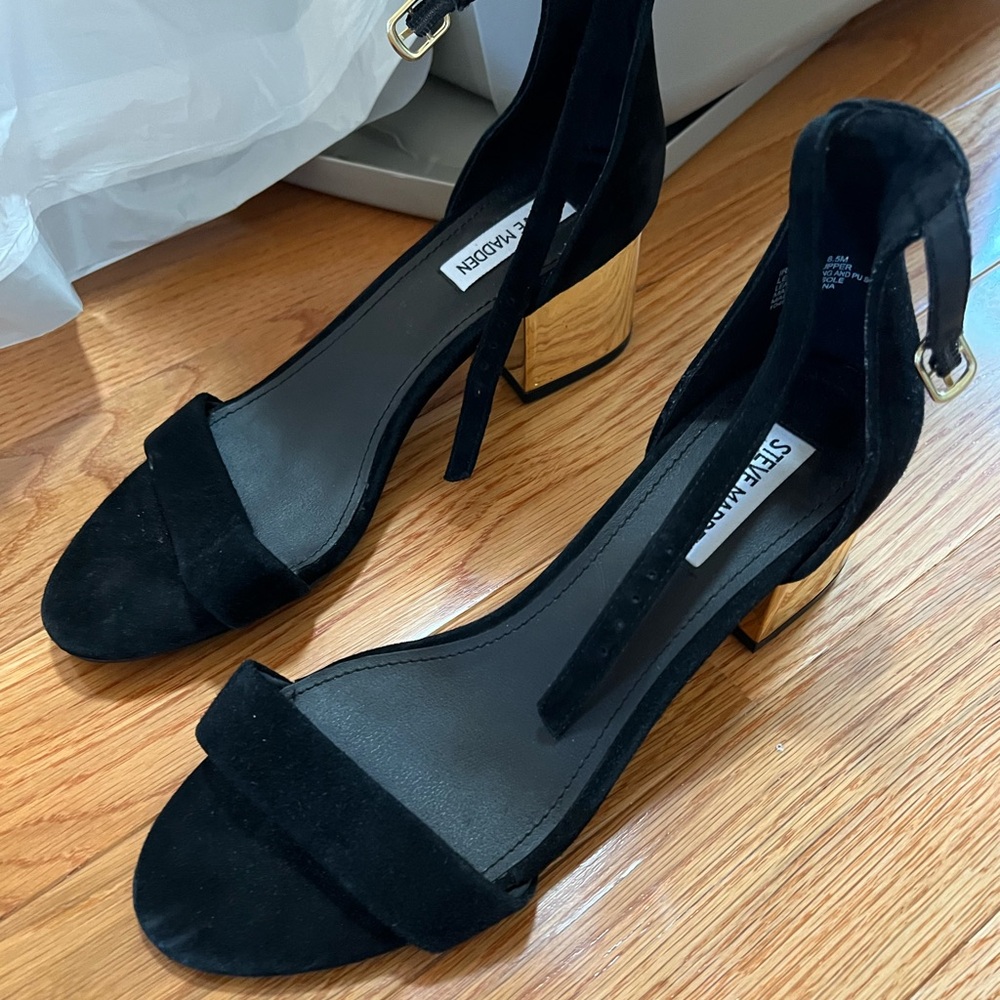 Steve Madden size 8 1/2 low heel